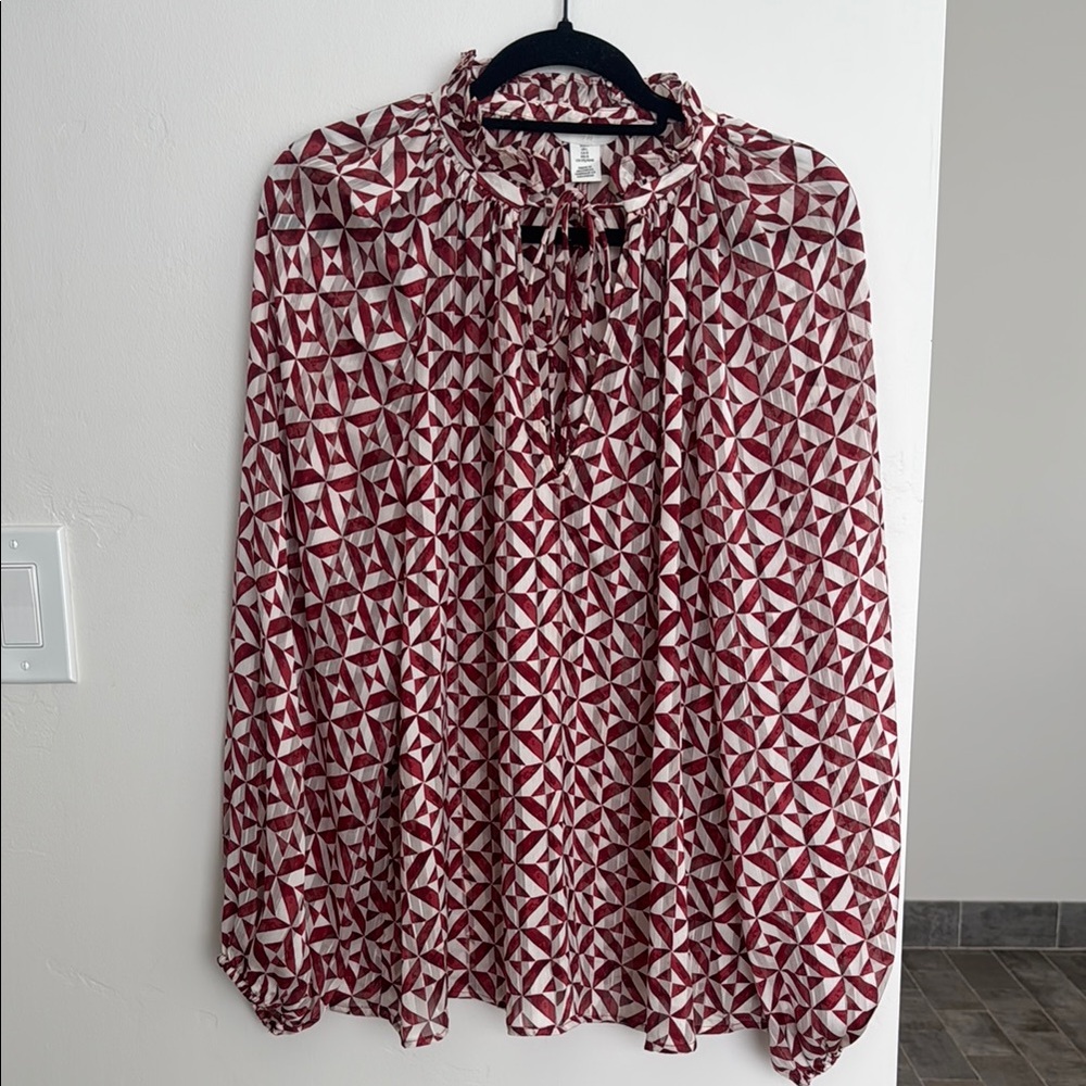 H&M Geometric Creped Neck Tie Red and White Women's Top
